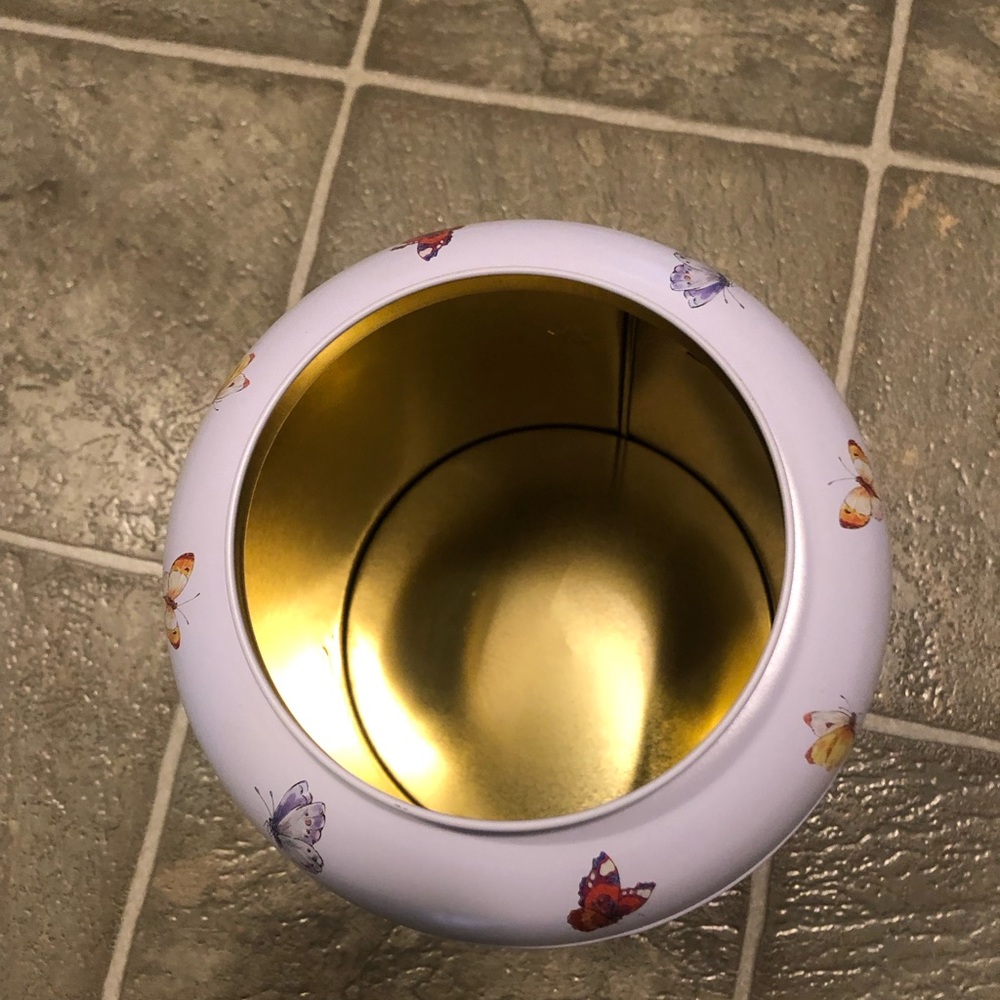 Empty Peter Rabbit Tin Can - Picture 7 of 9